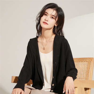 The group's Seli new Korean version short twist loose hooded sweater knitted cardigan jacket female spring