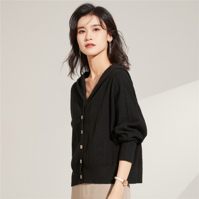 The group's Seli new Korean version short twist loose hooded sweater knitted cardigan jacket female spring